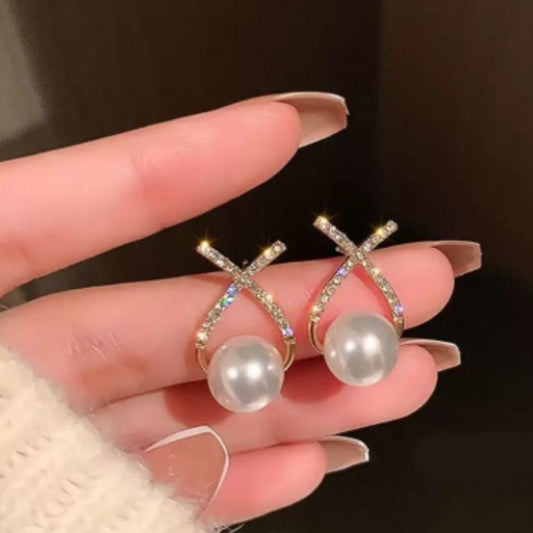 Pearl Stud Earrings | Vendexi