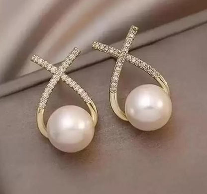 Pearl Stud Earrings | Vendexi